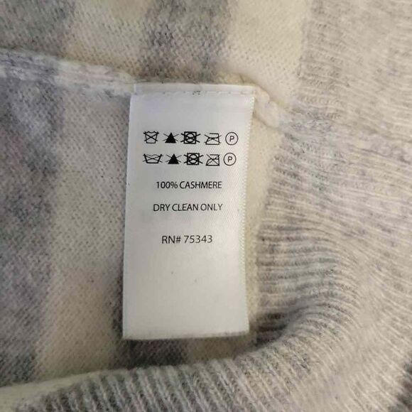 C&C California 100% 2-Ply Cashmere Crewneck Sweater - Picture 4 of 5